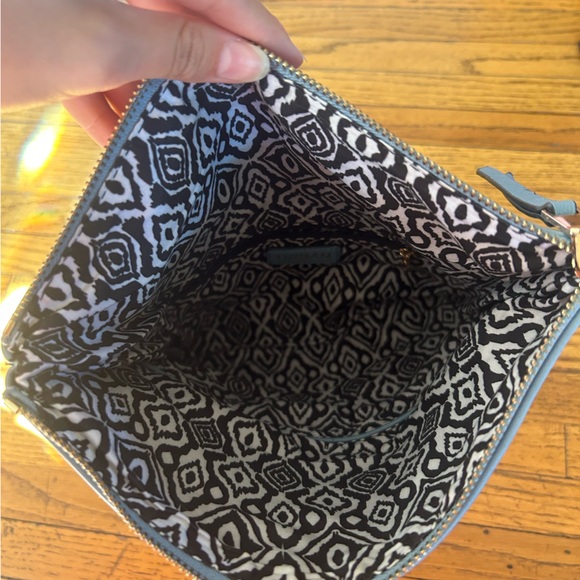 Urban Expressions Neela Woven Flap Clutch - Picture 10 of 10